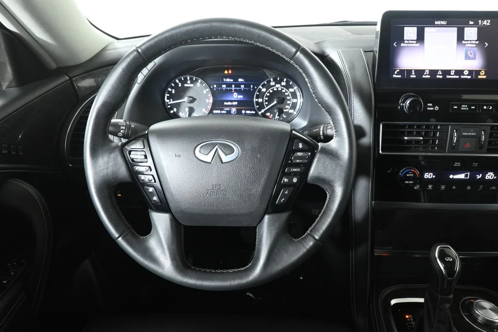 Certified Used 2023 White INFINITI LUXE image 18