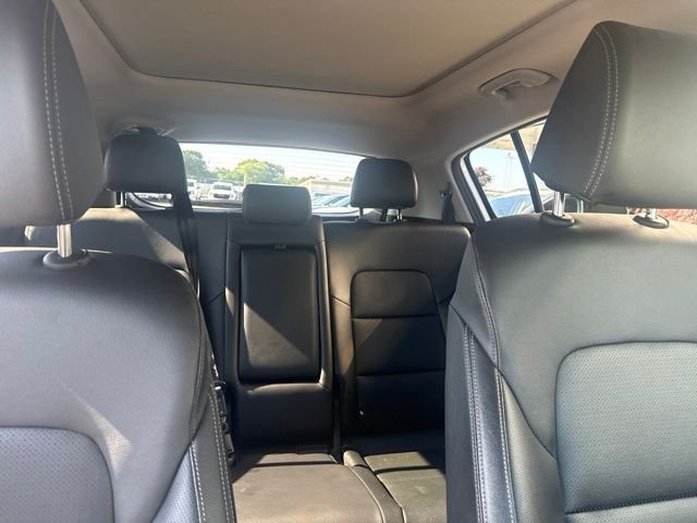 Used 2022 White Kia EX image 24