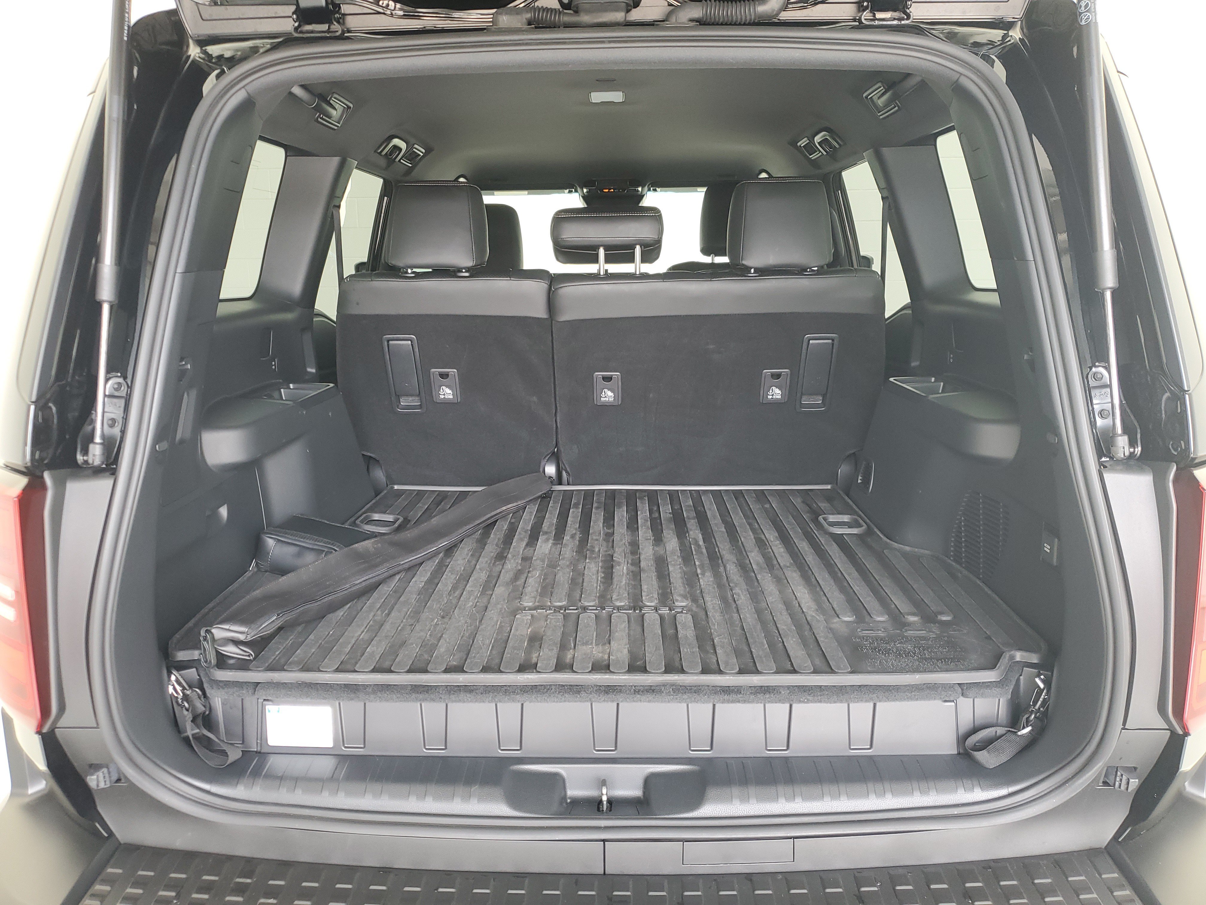 Used 2025 Black Toyota Base image 11