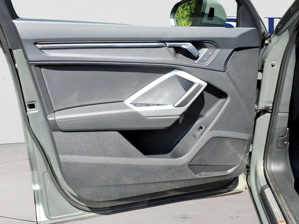 Used 2025  Audi Premium image 17