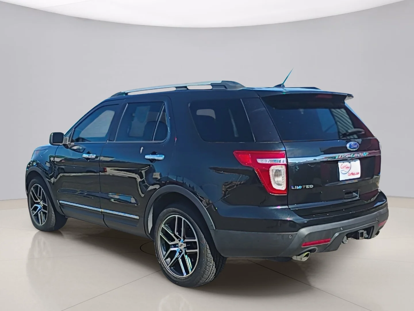 Used 2011 Black Ford LIMITED image 3