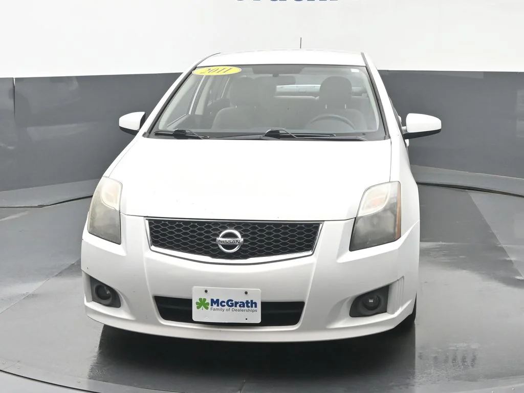 Used 2011 White Nissan 2.0 SR image 6