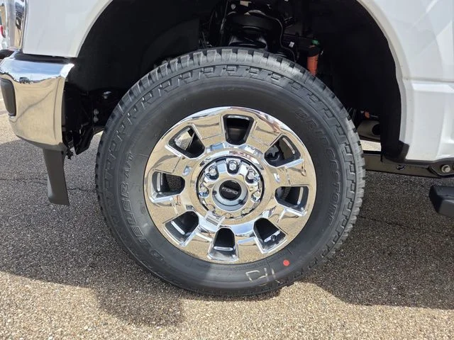 New 2026 Star White Metallic Tri-Coat Ford F-250® Lariat® image 23