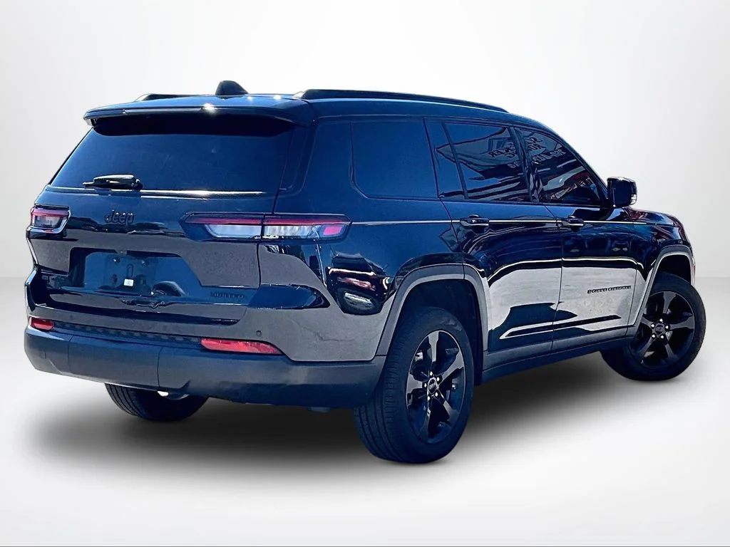 Used 2023 Black Jeep Limited image 3