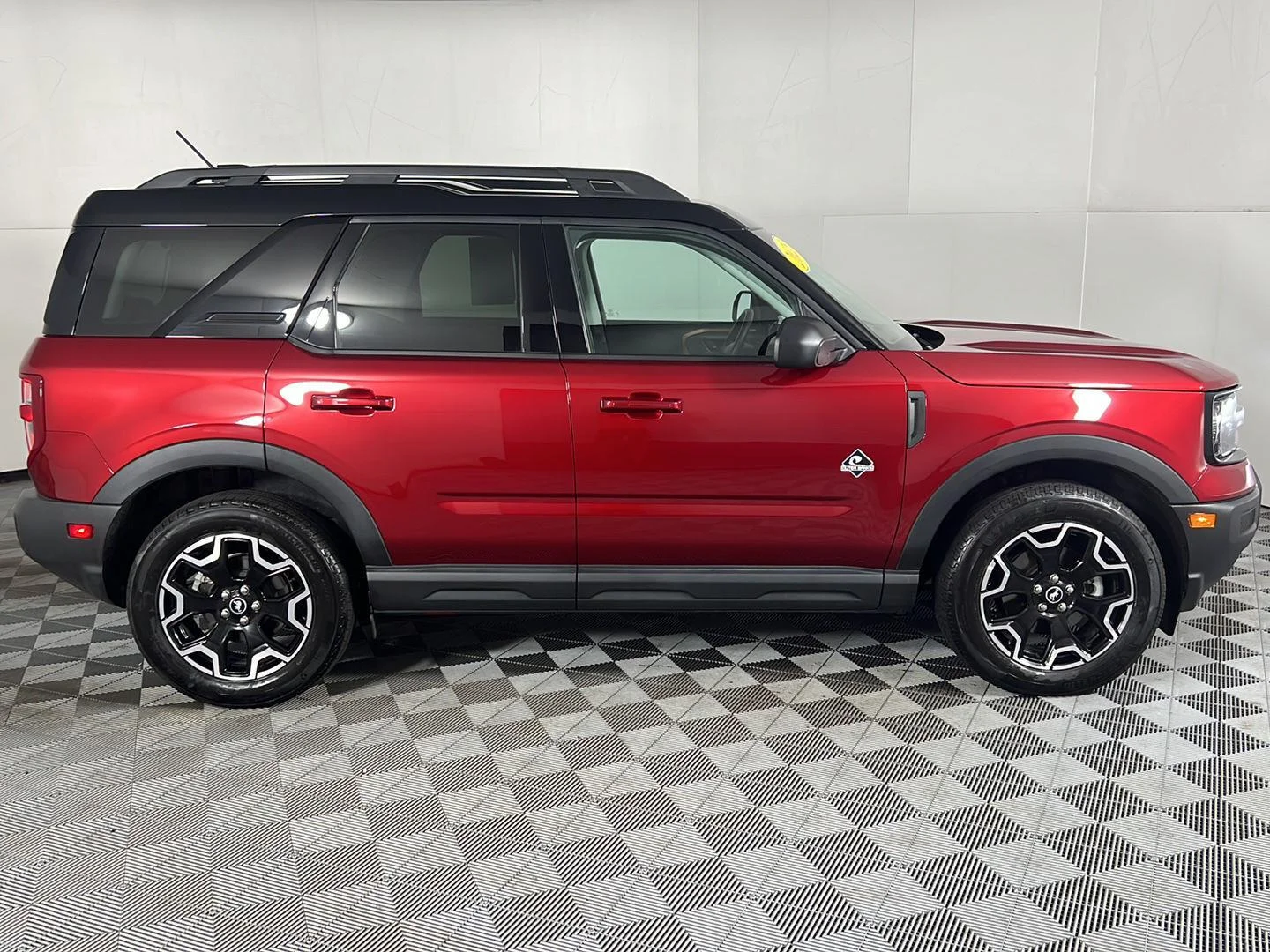 Used 2025 Ruby Red Metallic Tinted Clearcoat Ford Outer Banks image 9
