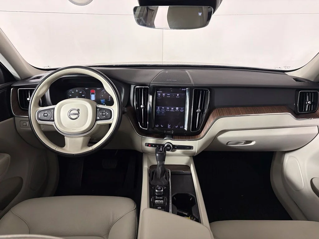 Used 2021 Blue Volvo T5 Momentum image 39