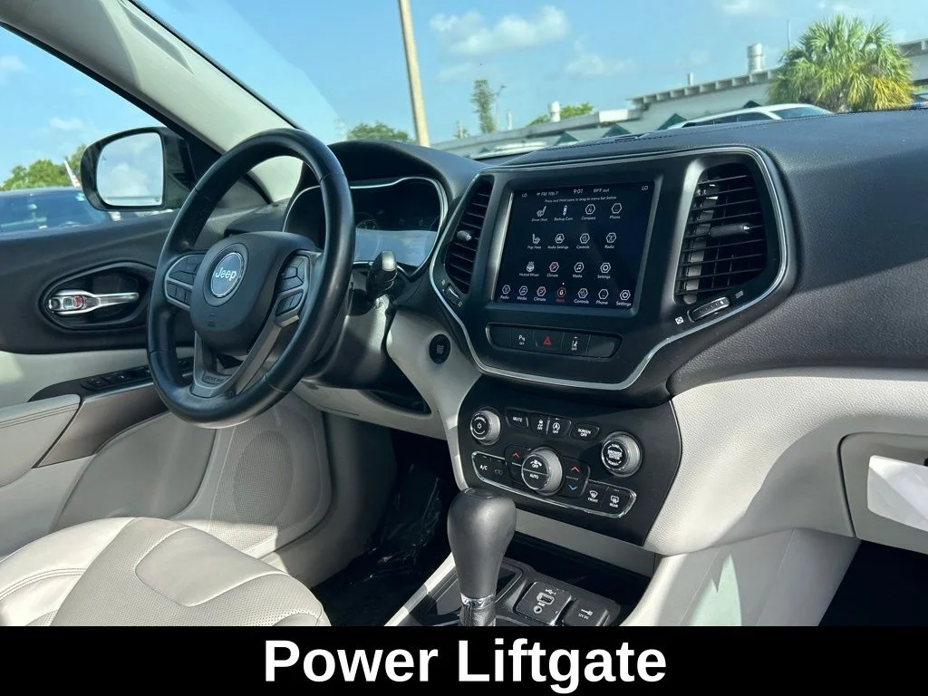Certified Used 2021 Black Jeep Latitude Lux image 26