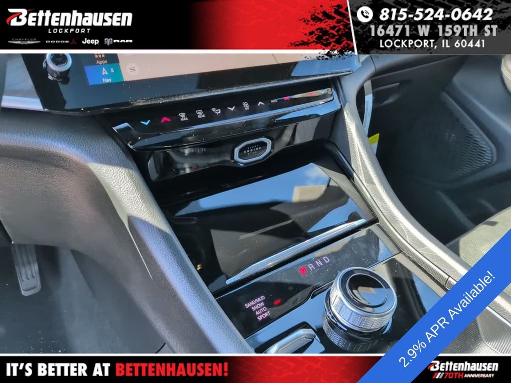 New 2026 White/off-white Jeep Laredo Altitude image 24