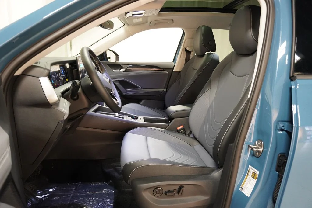 New 2026 Blue Volkswagen 2.0T SE image 10