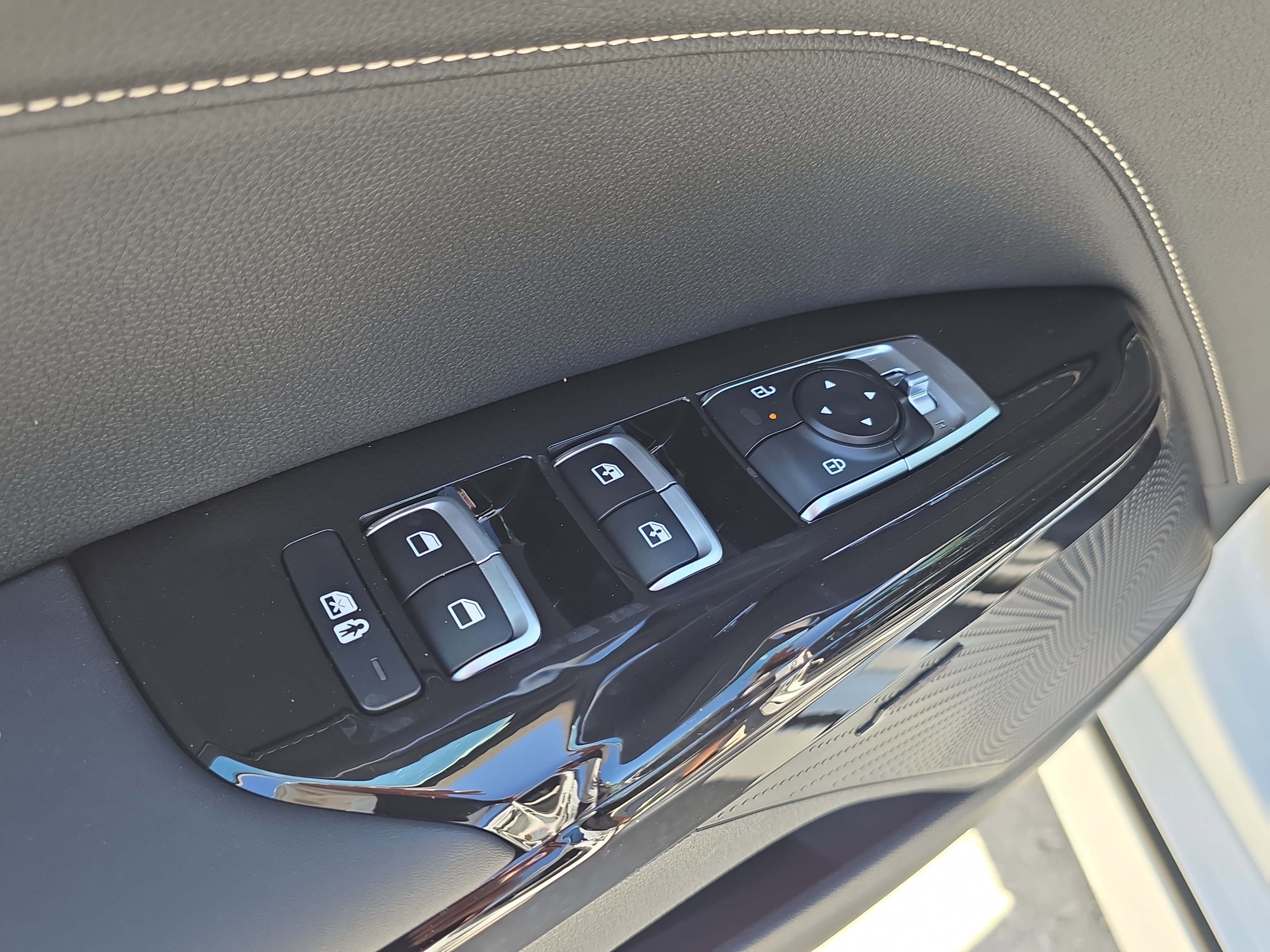 New 2026 Snow White Pearl Kia GT-Line FWD image 19