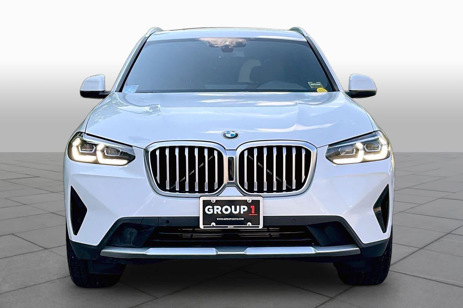 Used 2022 Mineral White Metallic BMW xDrive30i image 3