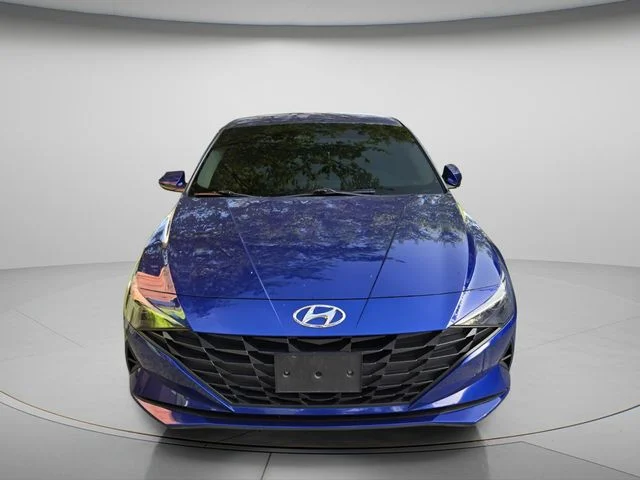 Used 2021 Blue Hyundai SE image 3