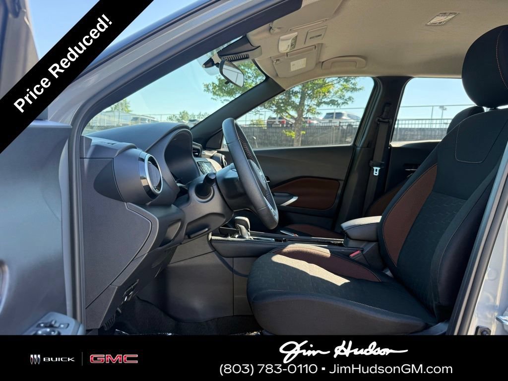 Used 2024 Gray Nissan SR Xtronic CVT image 21