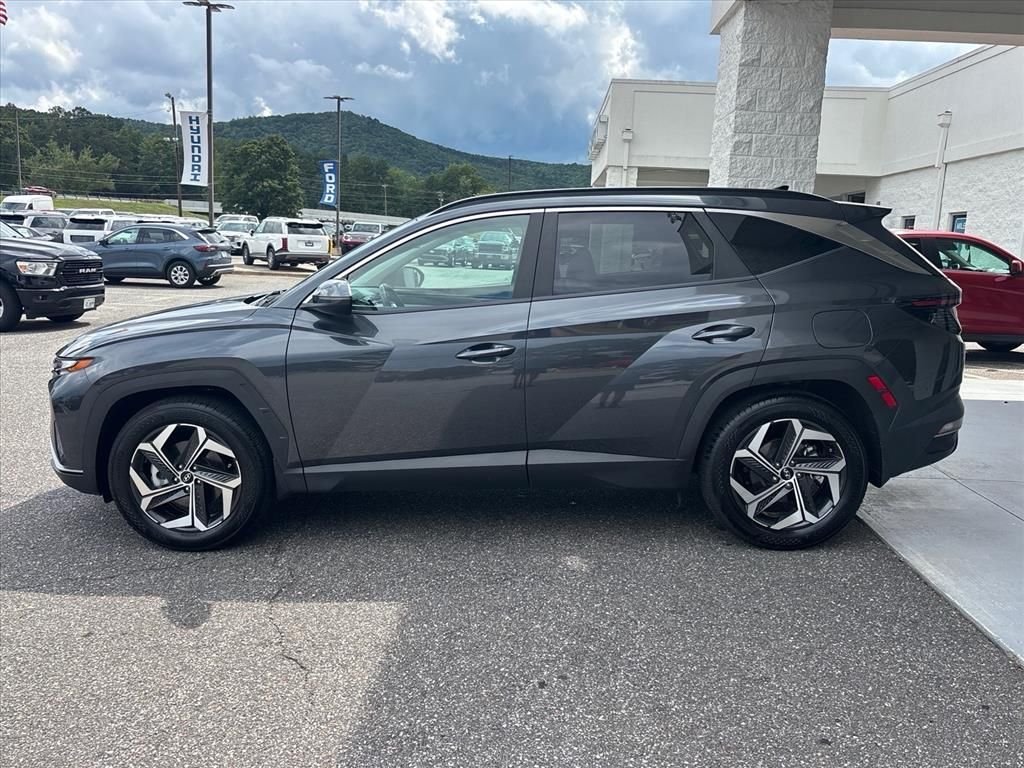 Used 2024 Dark Gray Metallic Hyundai SEL image 24