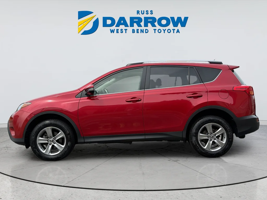 Used 2015 Red Toyota XLE image 8