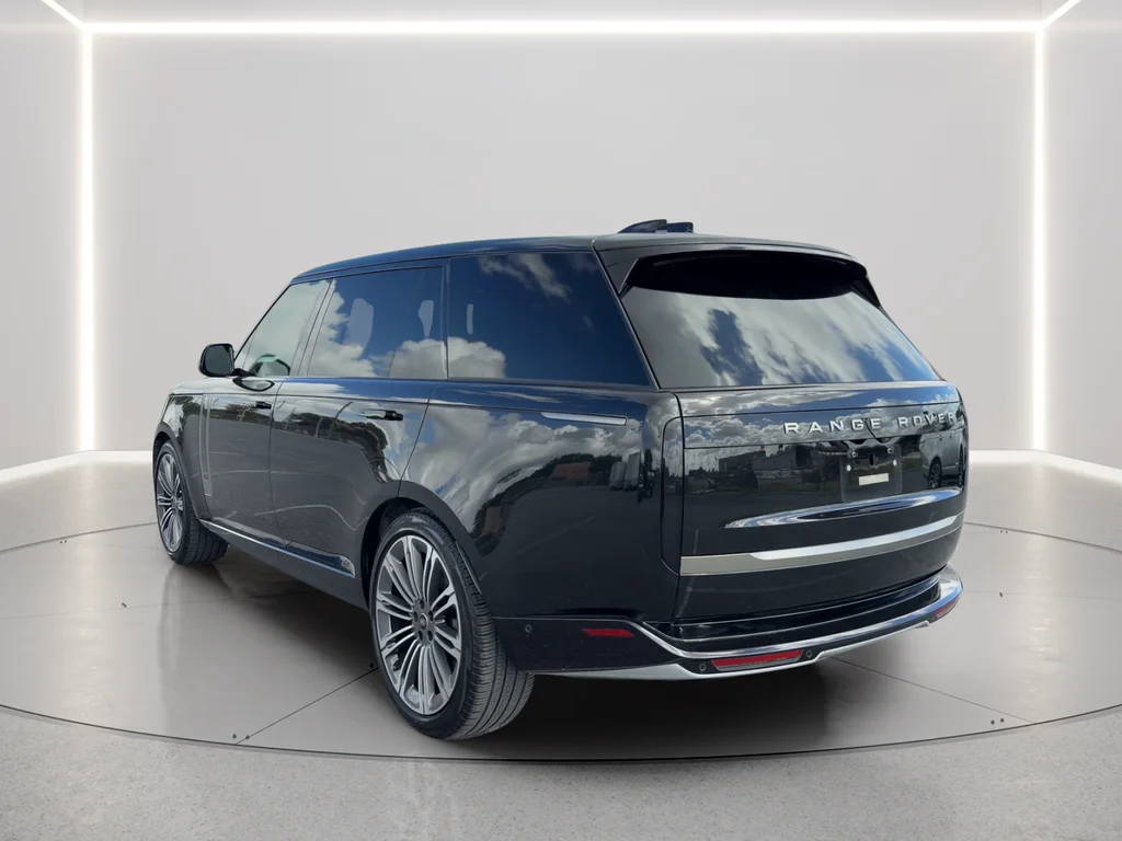 Used 2024 Black Land Rover SE image 7