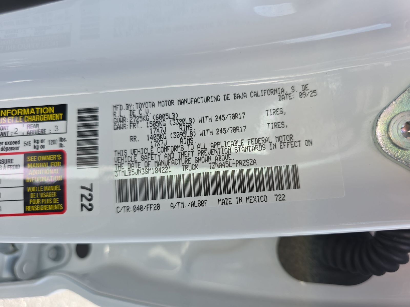 2025 Toyota Tacoma SR5 - Photo 34