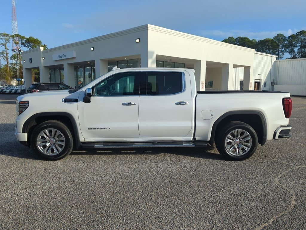 Used 2023 White GMC Denali image 4