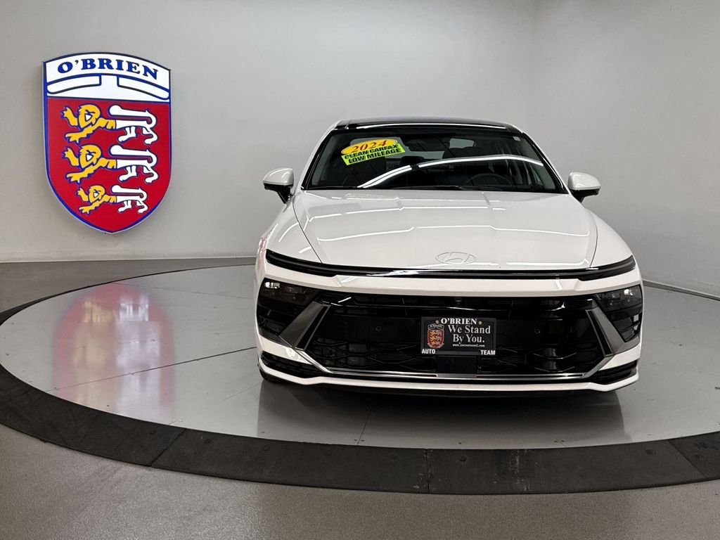 Used 2024 White Hyundai Limited image 10
