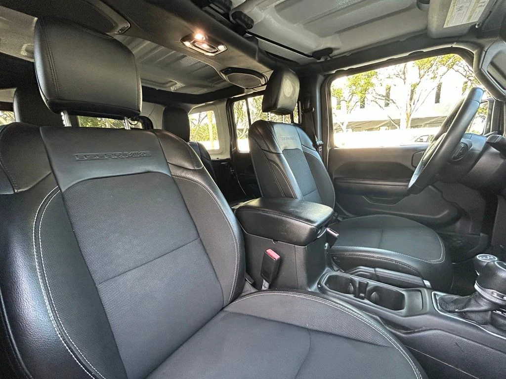 Used 2021 Gray Jeep Unlimited Sport image 29