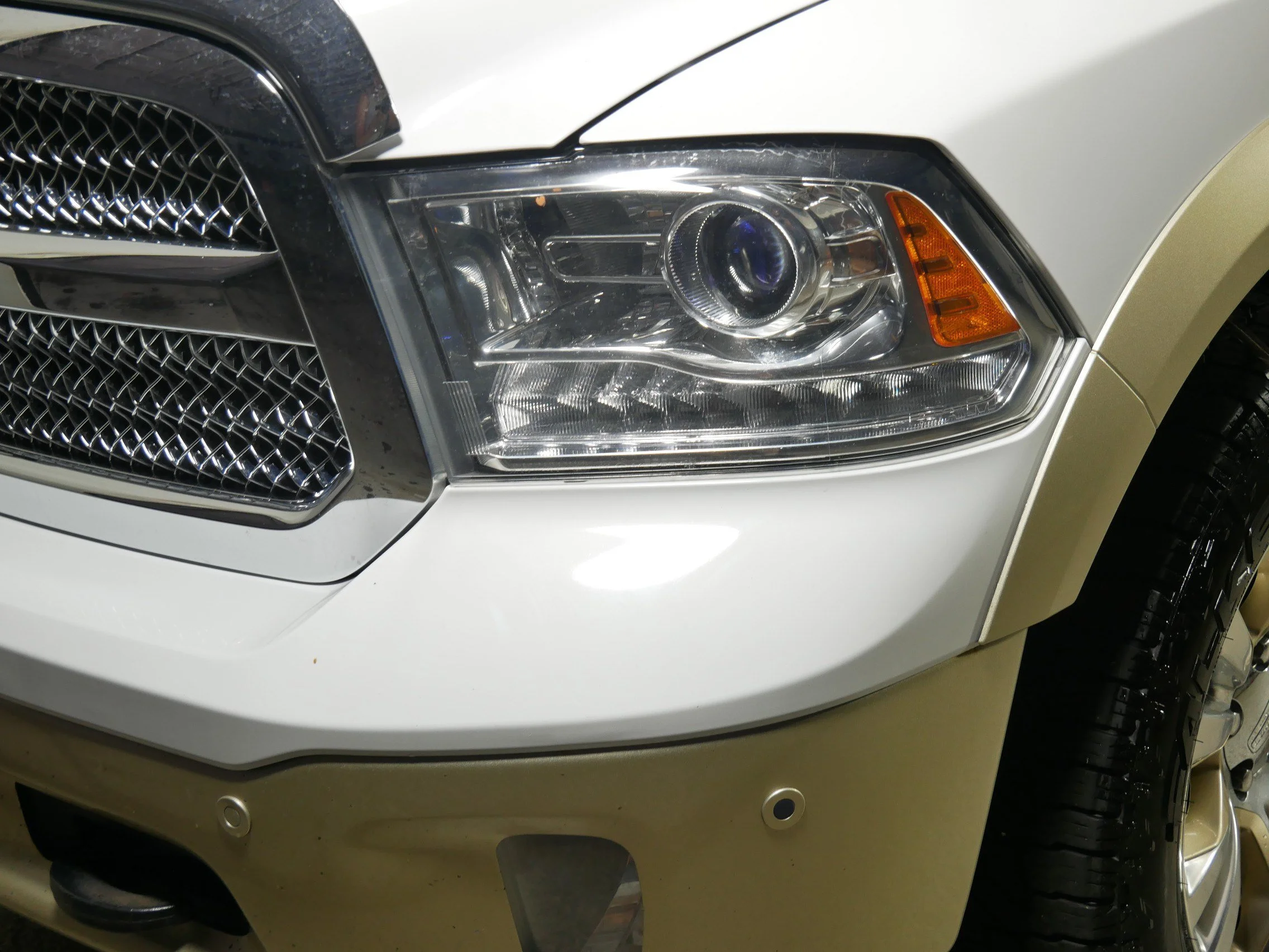 Used 2016 Bright White Clearcoat Ram Longhorn image 16