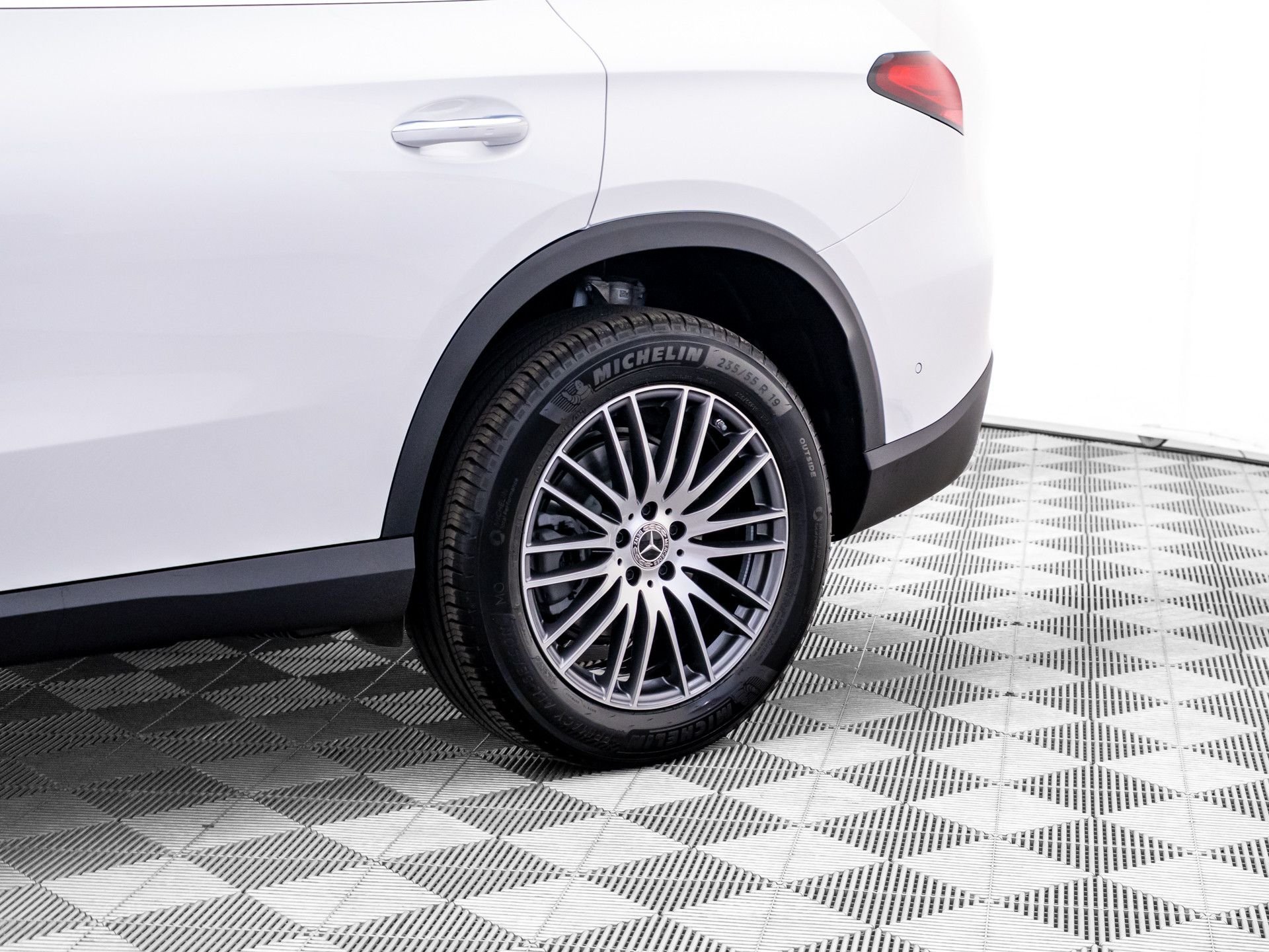 New 2026 White Mercedes-Benz GLC 300 image 33