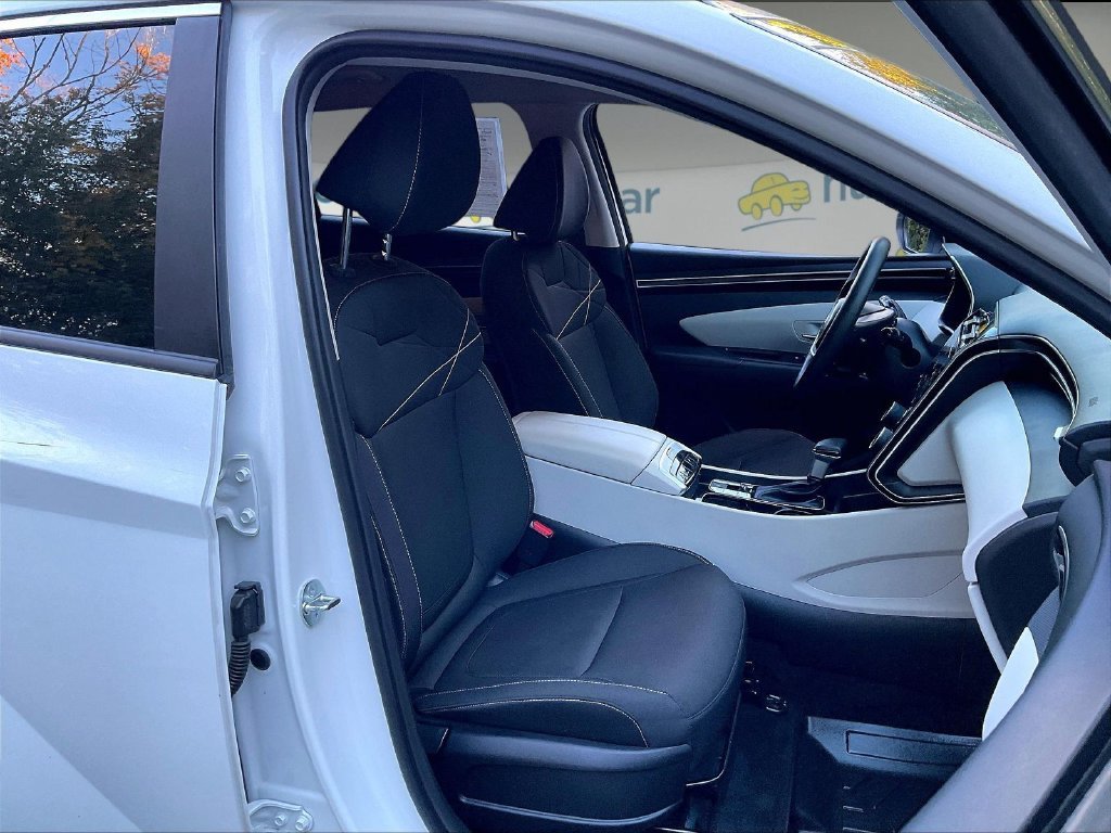 Used 2023 White Hyundai SEL image 11
