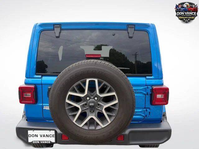 Used 2024 Blue Jeep Sahara image 4