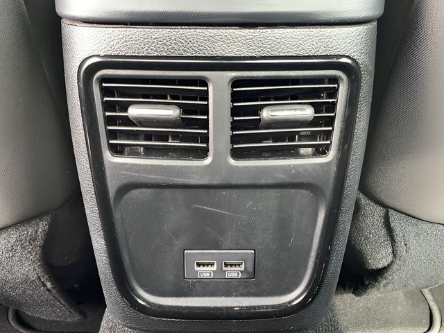 Used 2023 Gray Dodge SXT image 18