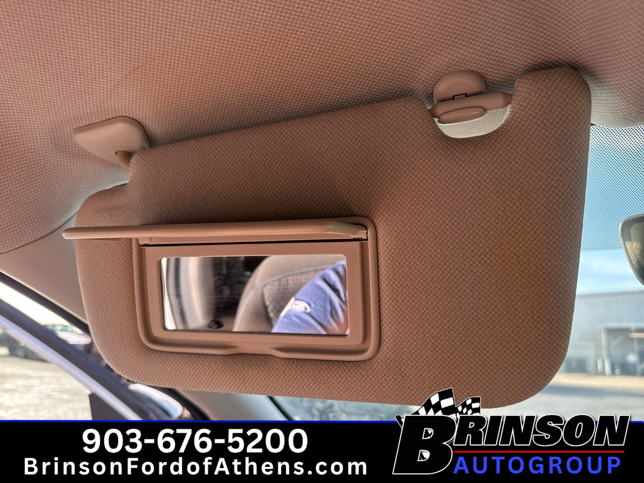 Certified Used 2018 Aspen White Nissan SR image 18