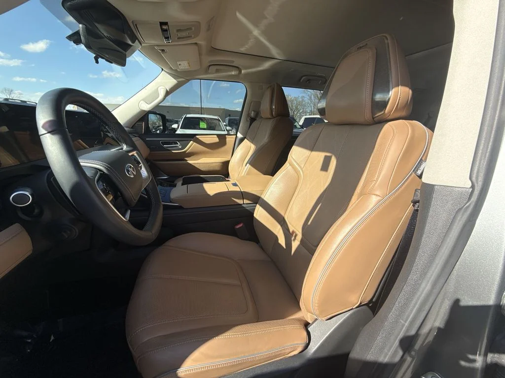 Used 2025 Silver INFINITI SENSORY image 11