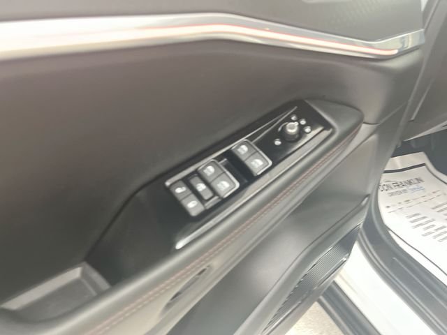 Used 2025 Silver Jeep Limited image 17