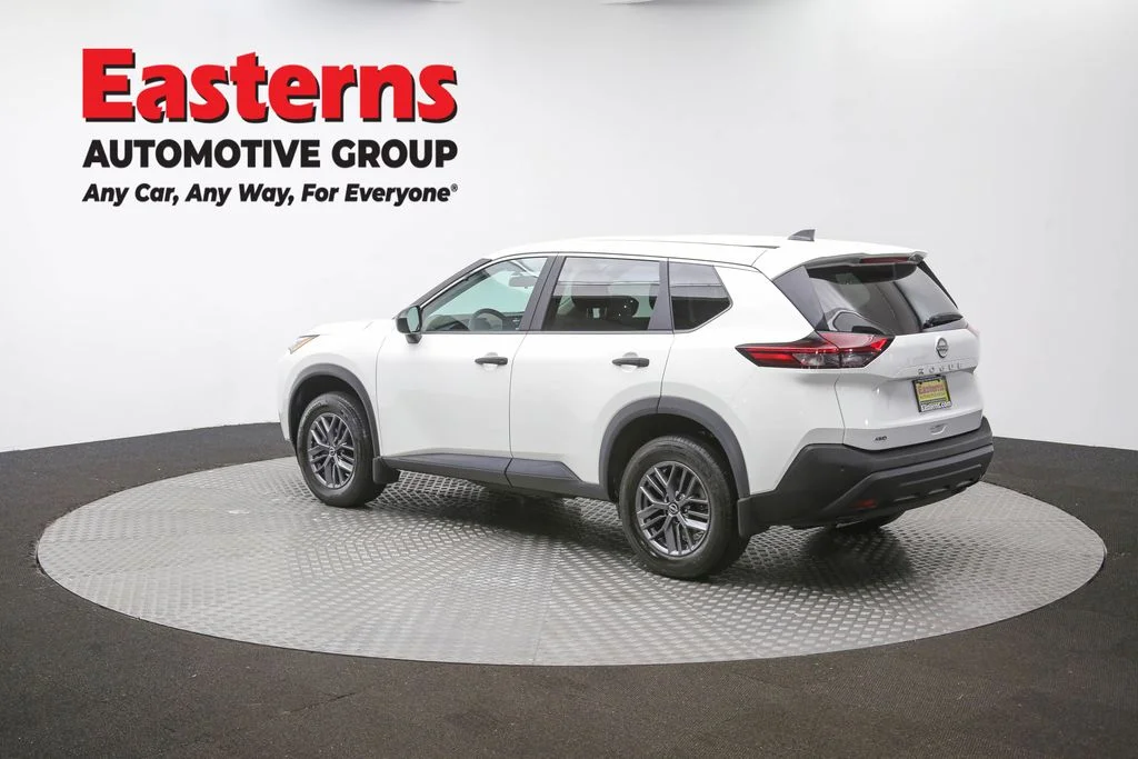 Used 2023 White Nissan S image 63