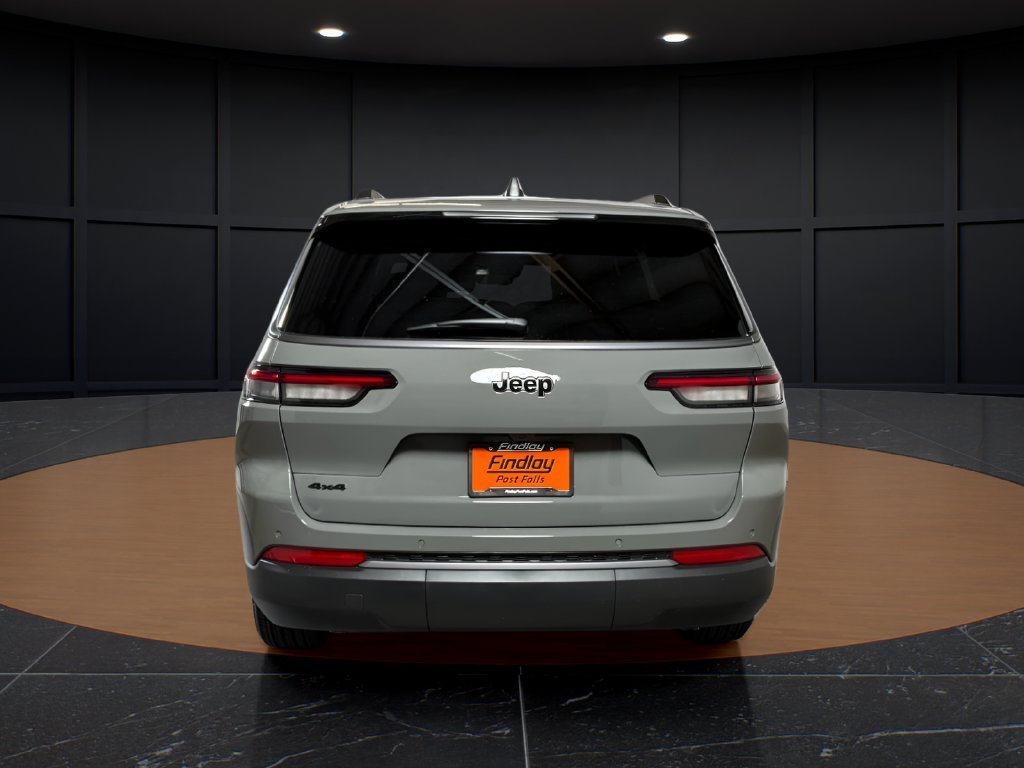 New 2027 Sting-Gray Clear-Coat Paint Jeep Laredo Altitude image 4