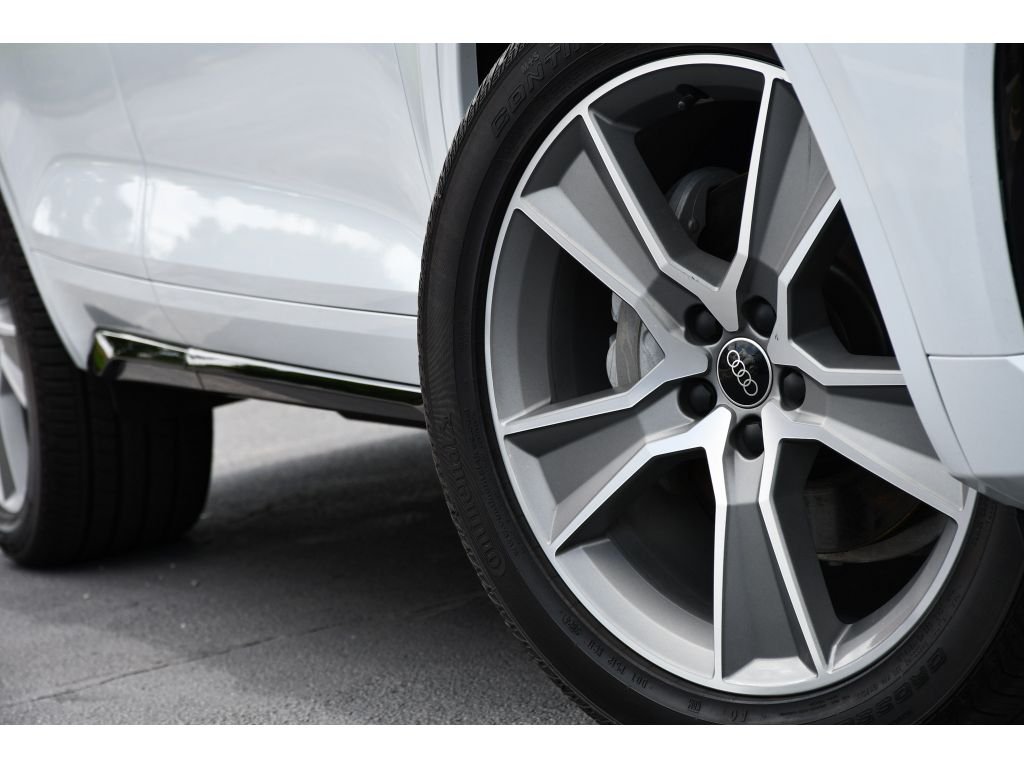 Used 2025 Glacier White Metallic Audi S line Premium image 11