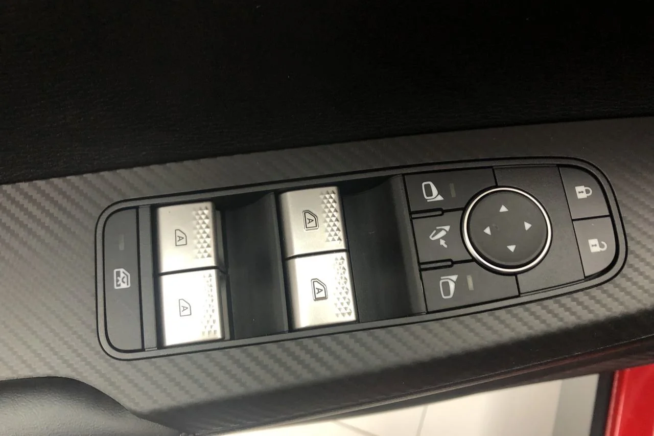 Used 2022 Red Diamond Mitsubishi  image 21