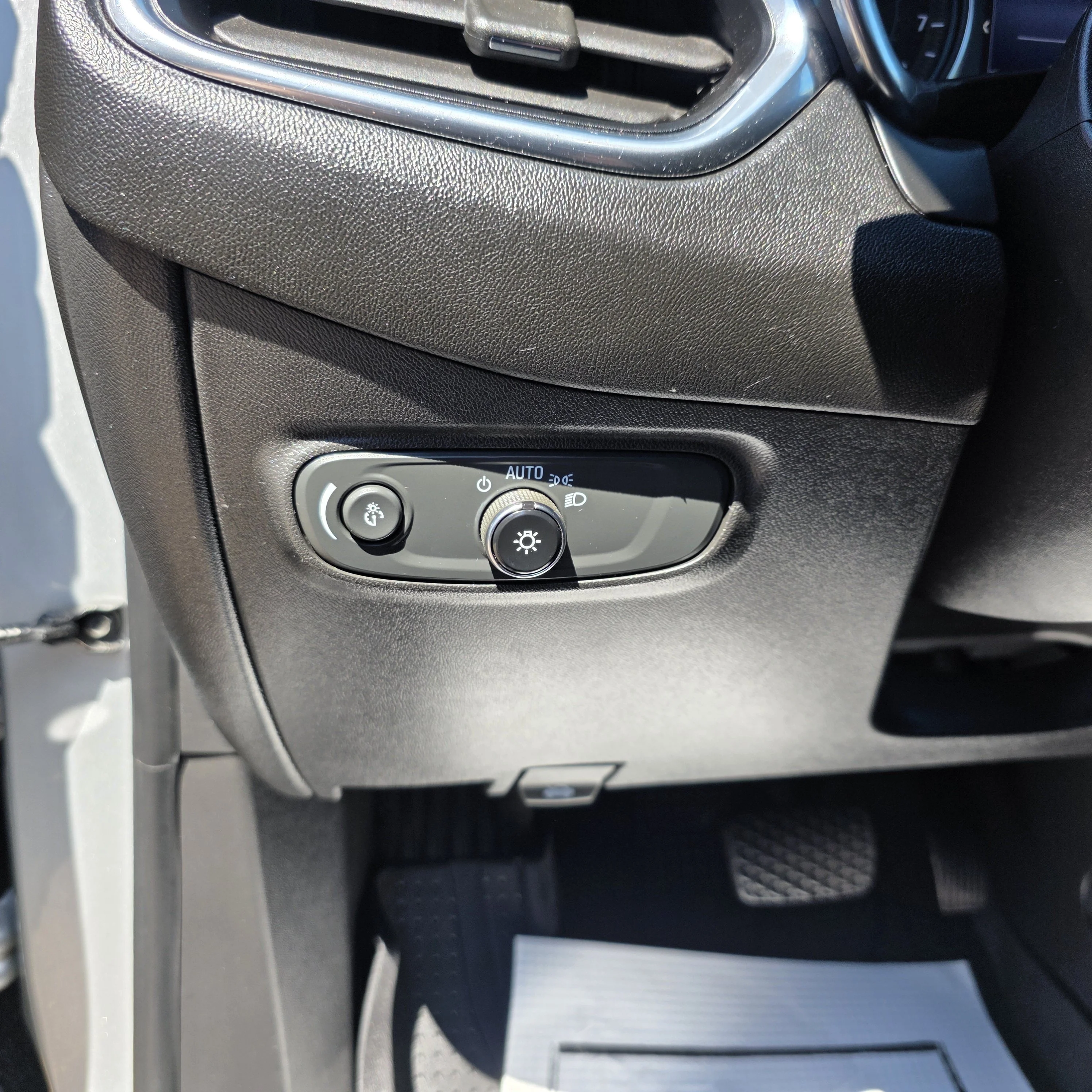 2022 Chevrolet Equinox LT - Photo 10