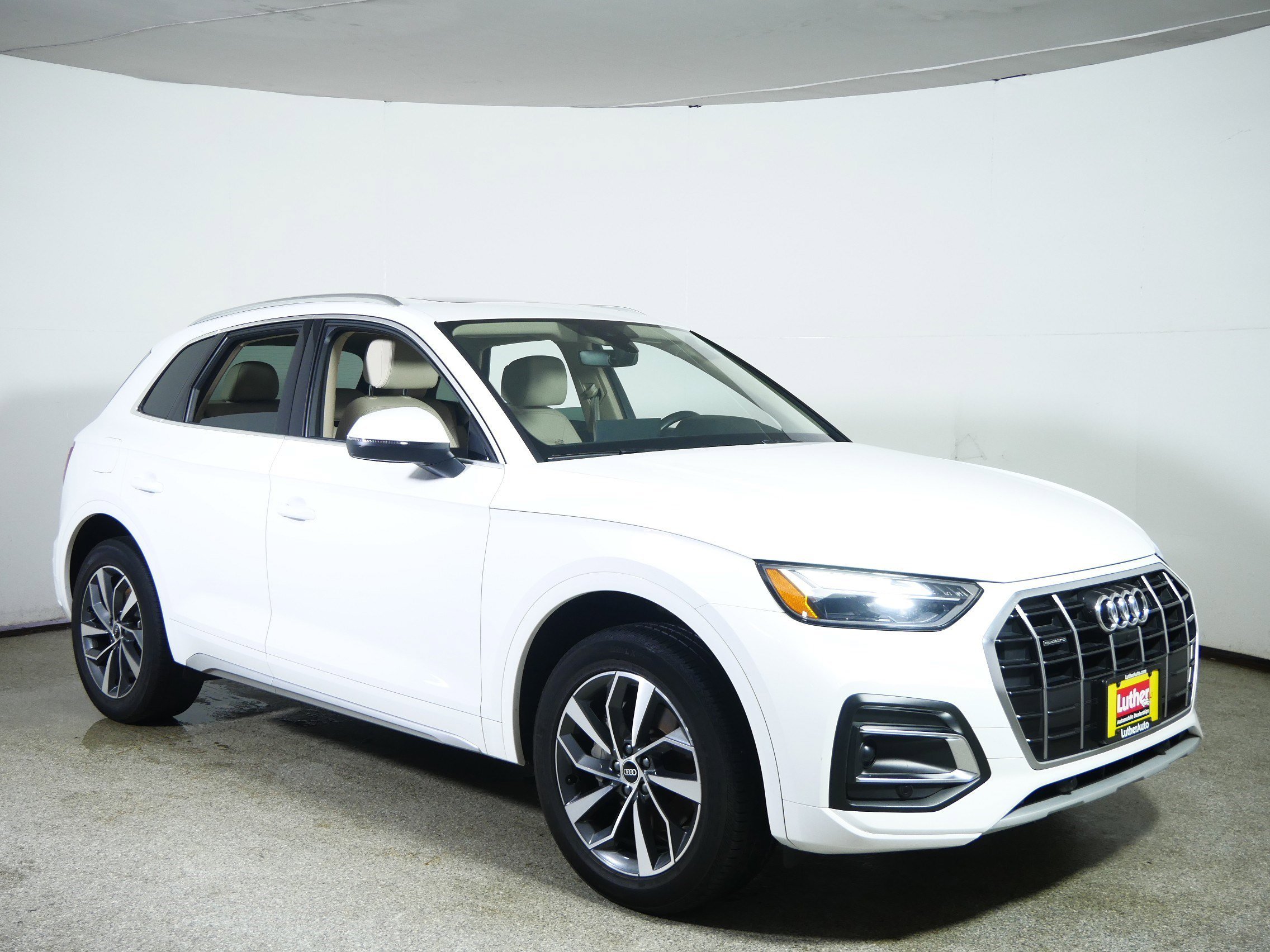 2021 Audi Q5 45 Premium Plus's photo