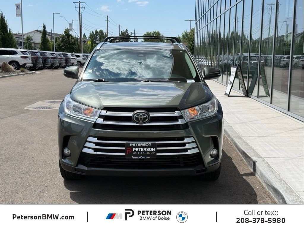 Used 2019 Green Toyota XLE image 8