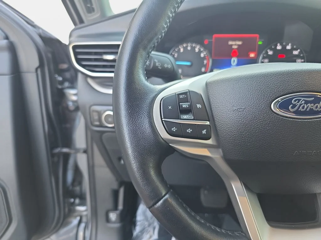 Certified Used 2023 Carbonized Gray Metallic Ford XLT image 15