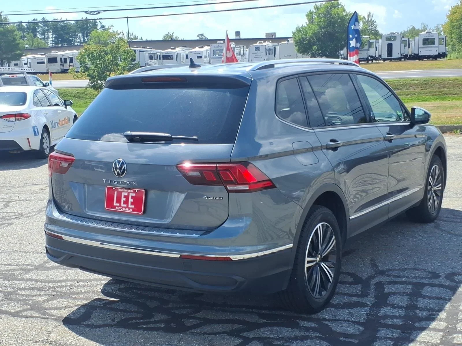 Used 2024 Platinum Gray Volkswagen 2.0T SE image 5