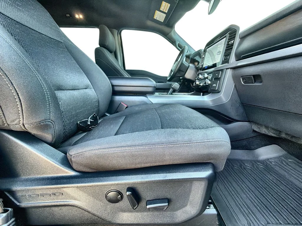 Used 2025 Gray Ford XLT image 29