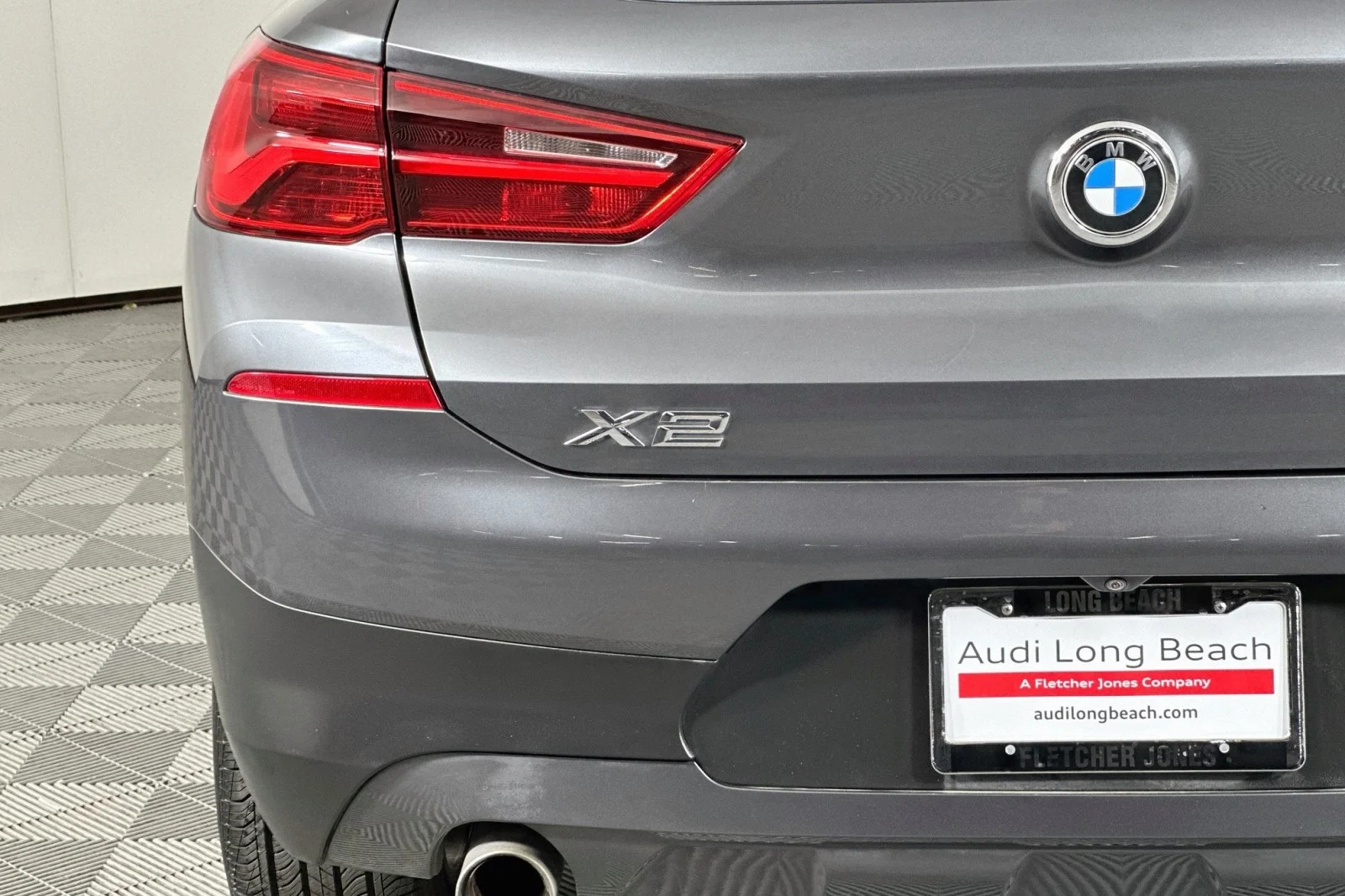 Used 2018 Mineral Gray Metallic BMW xDrive28i image 17