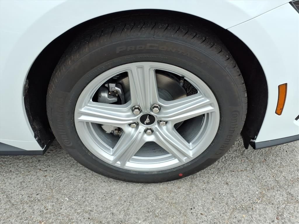 New 2026 Oxford White Ford EcoBoost® Fastback image 7
