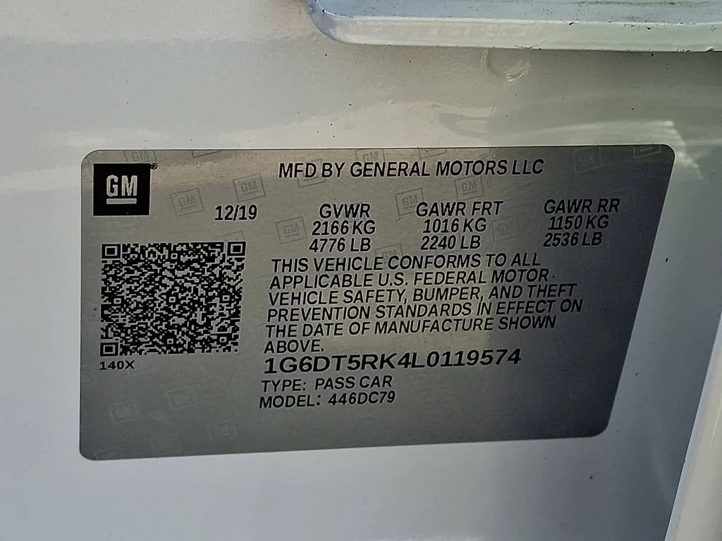 Used 2020 Crystal White Tricoat Cadillac Premium Luxury image 28