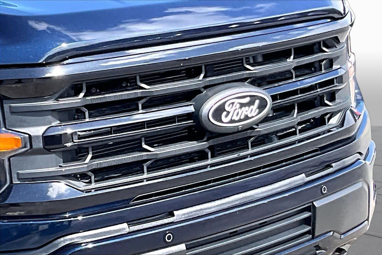 Used 2025 Antimatter Blue Metallic Ford XLT image 26