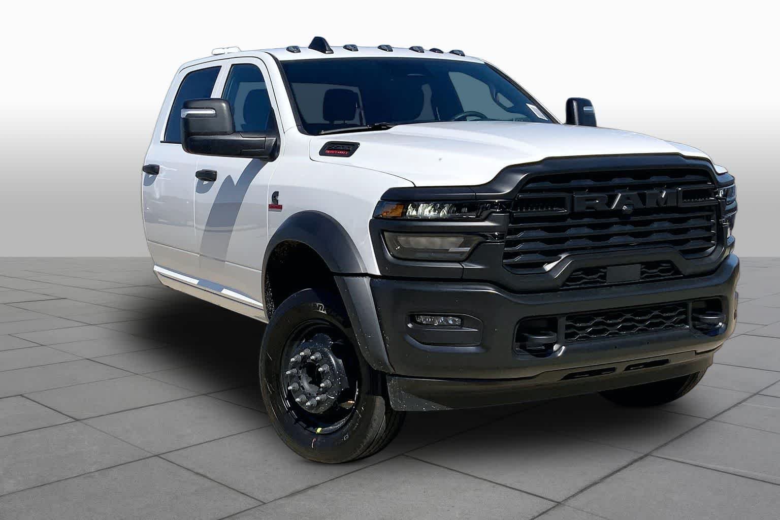 New 2026 Bright White Clear-Coat Exterior Paint RAM Tradesman image 2