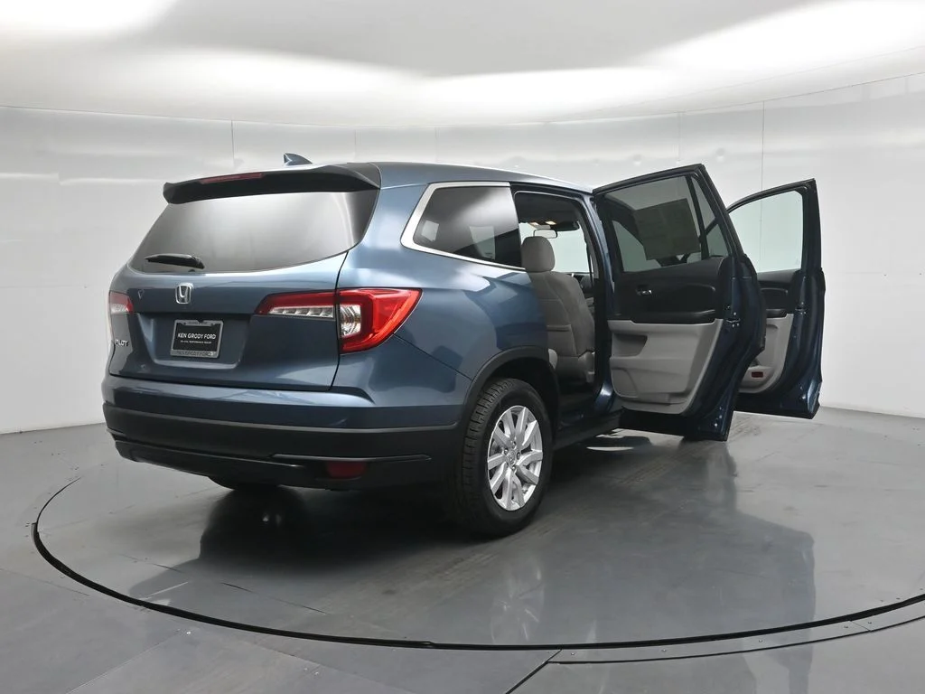Used 2019 Black Honda LX image 5