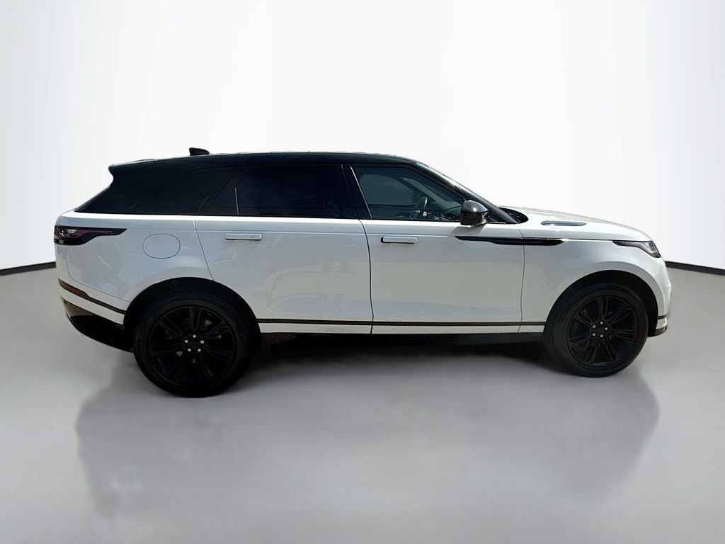 Used 2022 Fuji White Land Rover R-Dynamic S image 8