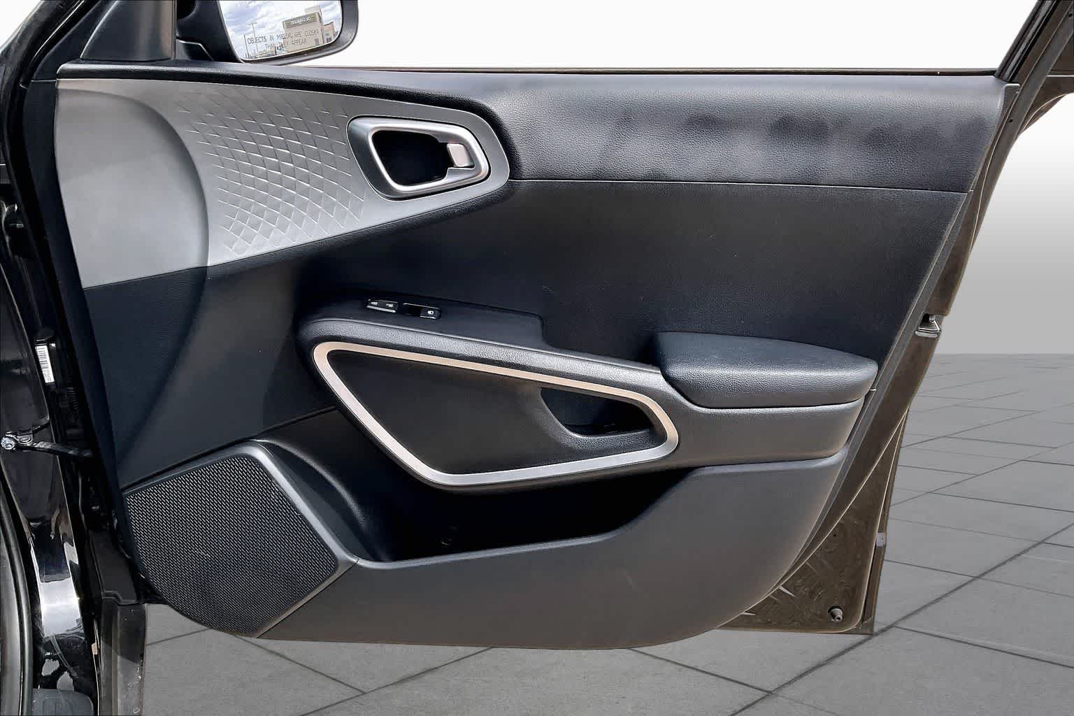 Used 2024 Fusion Black Kia LX image 21